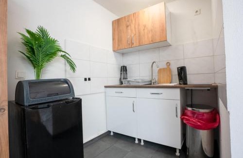 Konig Ludwig Apartment | Serviceroom24 - Apartment 1 in Recklinghausen WLAN - Smart-TV - 24-7 Check-in und Küche