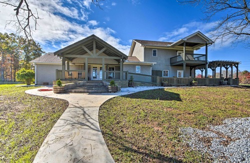 Clarkesville Cottage | Serving Southern Charm at This Clarkesville House!