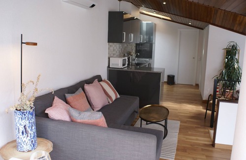 Sesimbra Apartment | Sesimbra Beach 15 m'away, charming apartment, sea view terrace, historic heart
