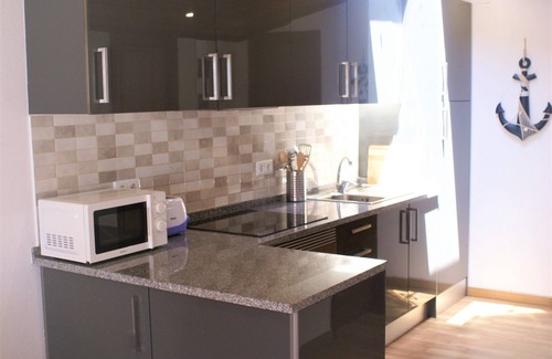 Sesimbra Apartment | Sesimbra Beach 15 m'away, charming apartment, sea view terrace, historic heart