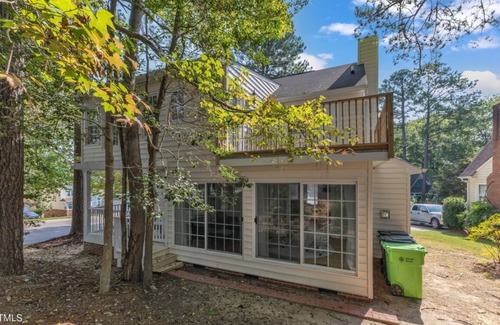 Northeast Raleigh House | Set on Raleigh’s foremost golf courses ,this Southern Style home feels like home