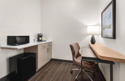 Bothell House | Set within green surroundings, stay with us !
