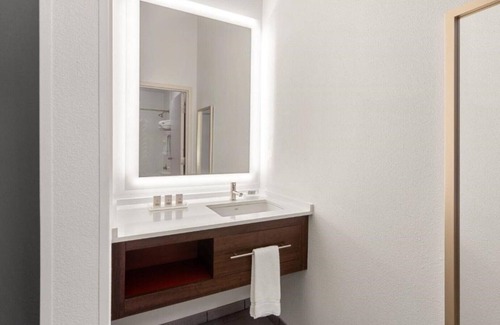 Bothell House | Set within green surroundings, stay with us !