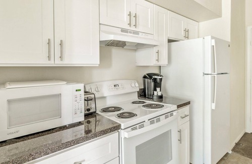 Southbelt/Ellington Apartment | SettlersRanch 1BD 6 - One Bedroom Apartment, Sleeps 2