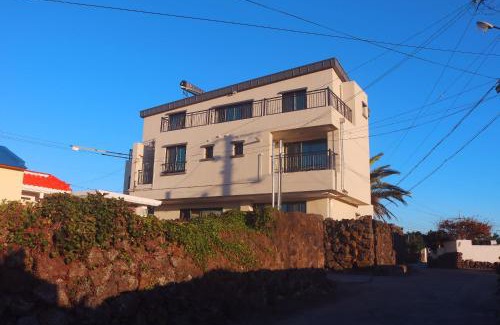 Hallim House | Seutei Hyeobjae10Gil