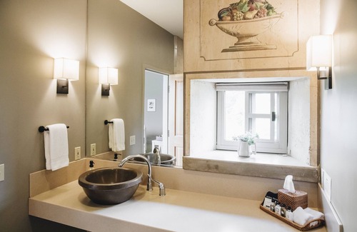 Sonoma Bed & Breakfast | Seven Branches Venue and Inn