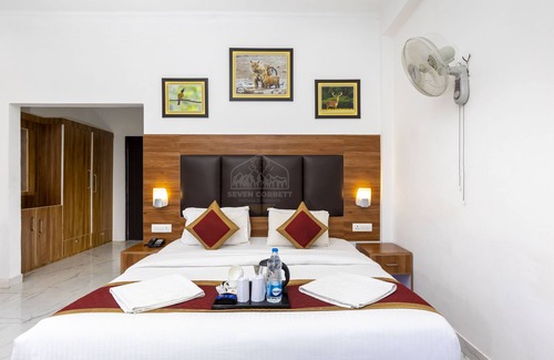 Bail Parao Hotel | Seven Corbett Resort