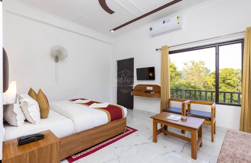 Bail Parao Hotel | Seven Corbett Resort