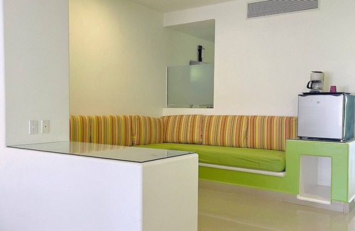 Ampliacion Juarez Hotel | Seven Crown Express & Suites by Kavia