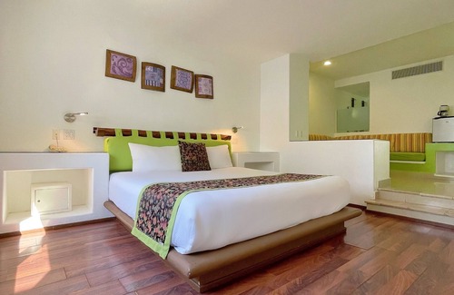 Ampliacion Juarez Hotel | Seven Crown Express & Suites by Kavia