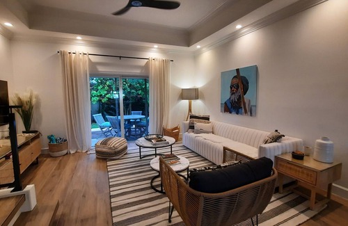 West Bay House | Seven Mile Beach Corridor, beautifully renovated 2 bdrm. Steps to Cemetery Beach