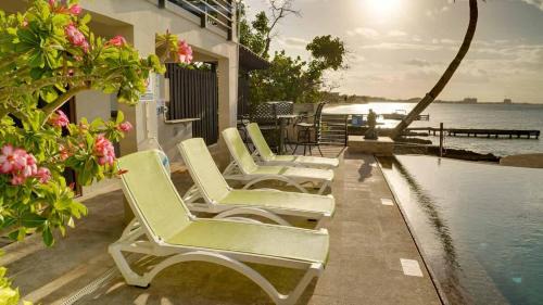 Northwest Point House | Seven Mile View Condo #4