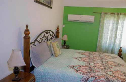 Runaway Bay House | Seven Palms Villa
