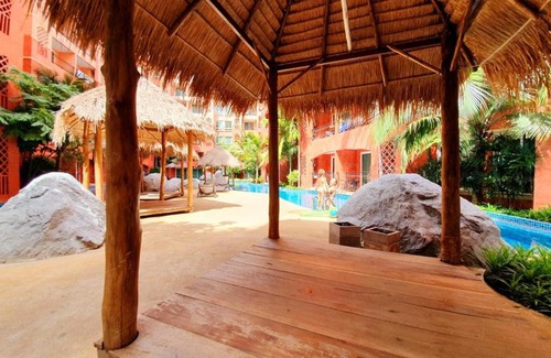 Na Kluea Apartment | Seven Sea Condo Resort By Bay
