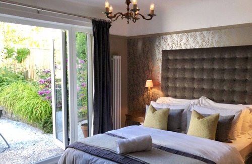 Eastbourne House | Seven Sisters @ THE NICHE
