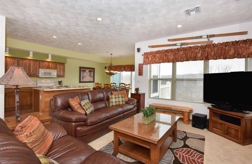 Seven Springs Condo | Seven Springs 4 BR Premium Condo, Mountain Views! by RedAwning - Save 10% on 3 Nights, 15% on 5 Nights!