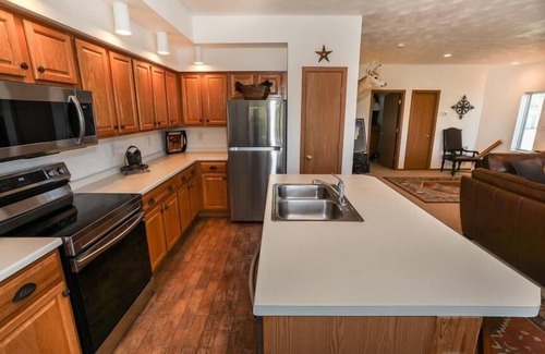 Seven Springs Condo | Seven Springs 4 BR Premium Condo, Mountain Views! by RedAwning - Save 10% on 3 Nights, 15% on 5 Nights!