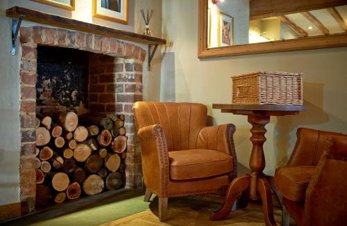 Moreton Hotel | Seven Stars