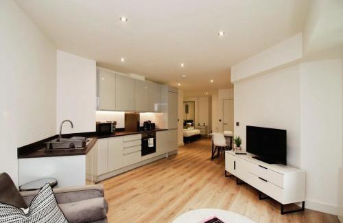 Barnt Green Apartment | Seven Stays Modern Studio Apartment - Solihull