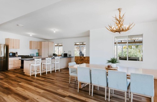 Yarrabin House | Seven Tree Hill An Enchanting Family Homestead
