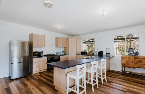 Yarrabin House | Seven Tree Hill An Enchanting Family Homestead