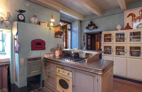 Pella House | Seventeenth-century house on 2 floors, with Turkish bath and courtyards, 1km from Lake Orta.