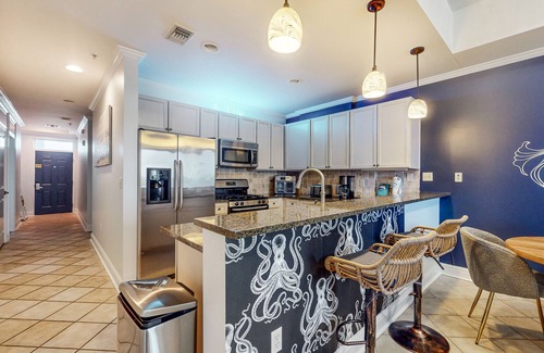 Orange Beach Condo | Seventh-Floor Condo with Free WiFi, Bay Views, Shared Outdoor Pool, Hot Tub, Gym