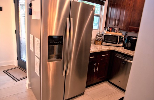 Jacksonville Beach House | Seventh Seas- 1/2 mile to the beach pet friendly, close to Mayo