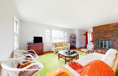 Ellsworth House | Seventies by the Sea