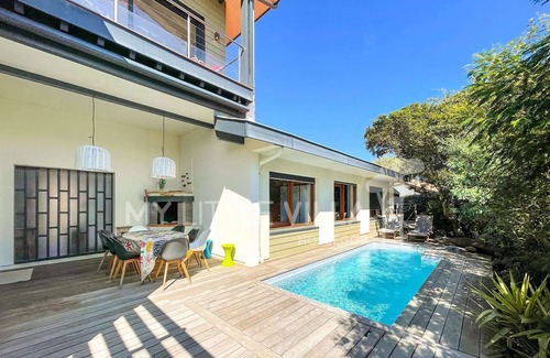 Soorts-Hossegor House | SEVENTIES, Villa for 10 people, swimming pool, 200m away from the beach