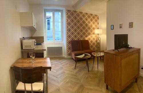 Bourgoin-Jallieu Apartment | Seventies, vintage et bohème