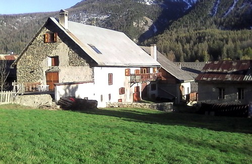 Nevache House | Several apartments/houses for rent in a beautiful valley in France