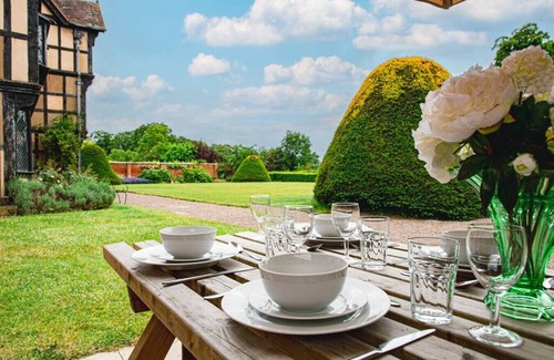 Hanley Castle House | Severn End - 15th Century Manor House