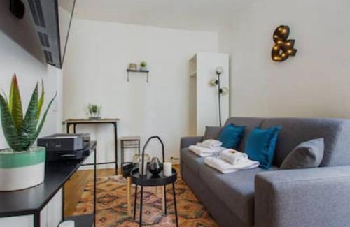 Quartier de l'Ecole-Militaire Apartment | Sevres Cosy studio