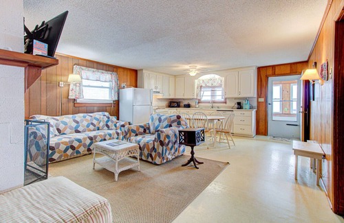 Kure Beach House | SF435 Flip Flop House: Rustic Bungalow w/Ocean views, sun room, & beach access