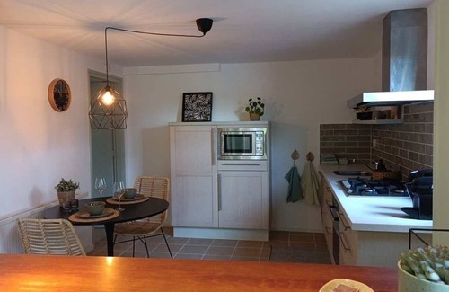Strucht Apartment | Sfeervol Appartement, Centraal in het Heuvelland