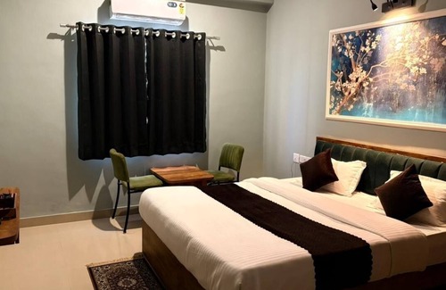 Gayariawas Hotel | SG Boutique Stay (Near Railway Station)