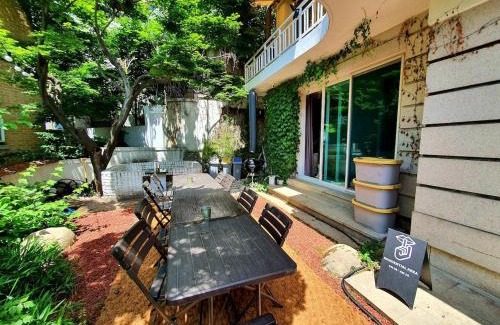 Seongbuk-dong House | Sg Tailored Service Home Near Metro
