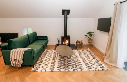 Ty Croes House | Sgubor