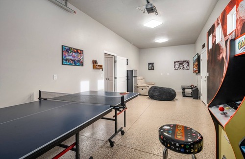 Hurricane House | SH 4301 | Private Pool, Hot Tub, Bball Court, Exercise Room, Near Sand Hollow Reservoir!
