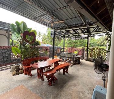 Kampung Titian Pendek House | Sha Homestay