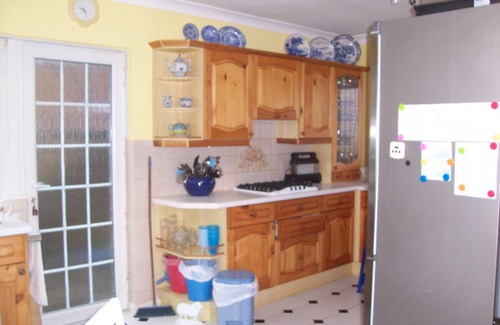 Baglan Bed & Breakfast | Sha's Shared house - Room 2 - SLEEPS 2, twin bedroom + shared shower room