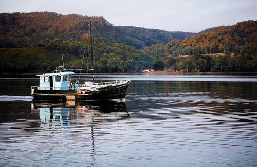 Strahan House | Shack on the Bay - A Lovely Bayside Cabin