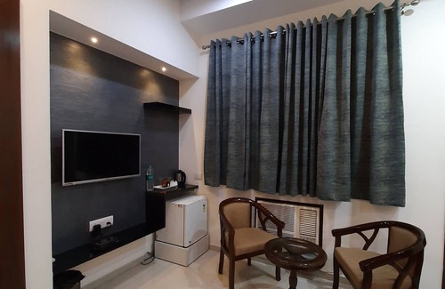 Sector 70 Hotel | Shacon Suites