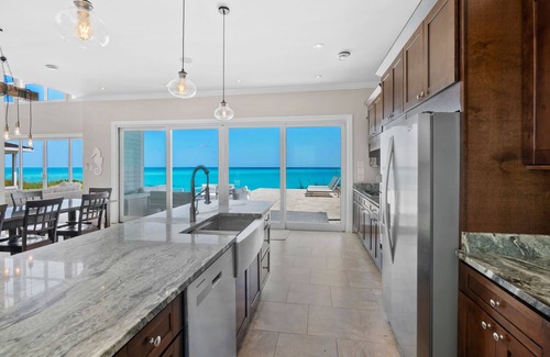 Forbes Hill House | Shades of Blue a luxury home on private beachfront sleeps 20ppl, chef, boat tour