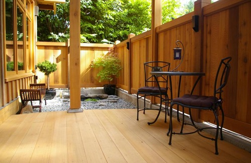 Roberts Creek Bed & Breakfast | Shades of Jade Inn & Spa