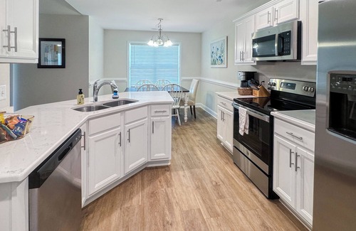 Boiling Spring Lakes House | Shadow Lakes Retreat ~Golfing, Beaches, 10 Min to OKI, Southport Ferry