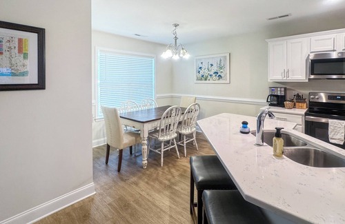 Boiling Spring Lakes House | Shadow Lakes Retreat ~Golfing, Beaches, 10 Min to OKI, Southport Ferry
