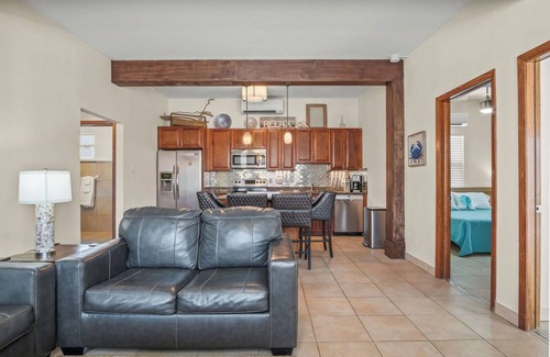 Port Aransas House | Shadow Palm Villa 2 Private Resort Villa