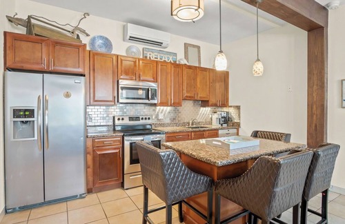 Port Aransas House | Shadow Palm Villa 2 Private Resort Villa